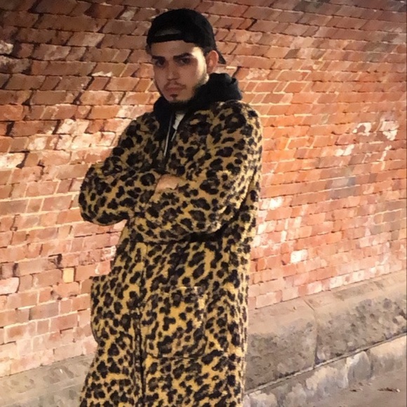 Meet your Posher, Reinaldo - Picture 1 of 1